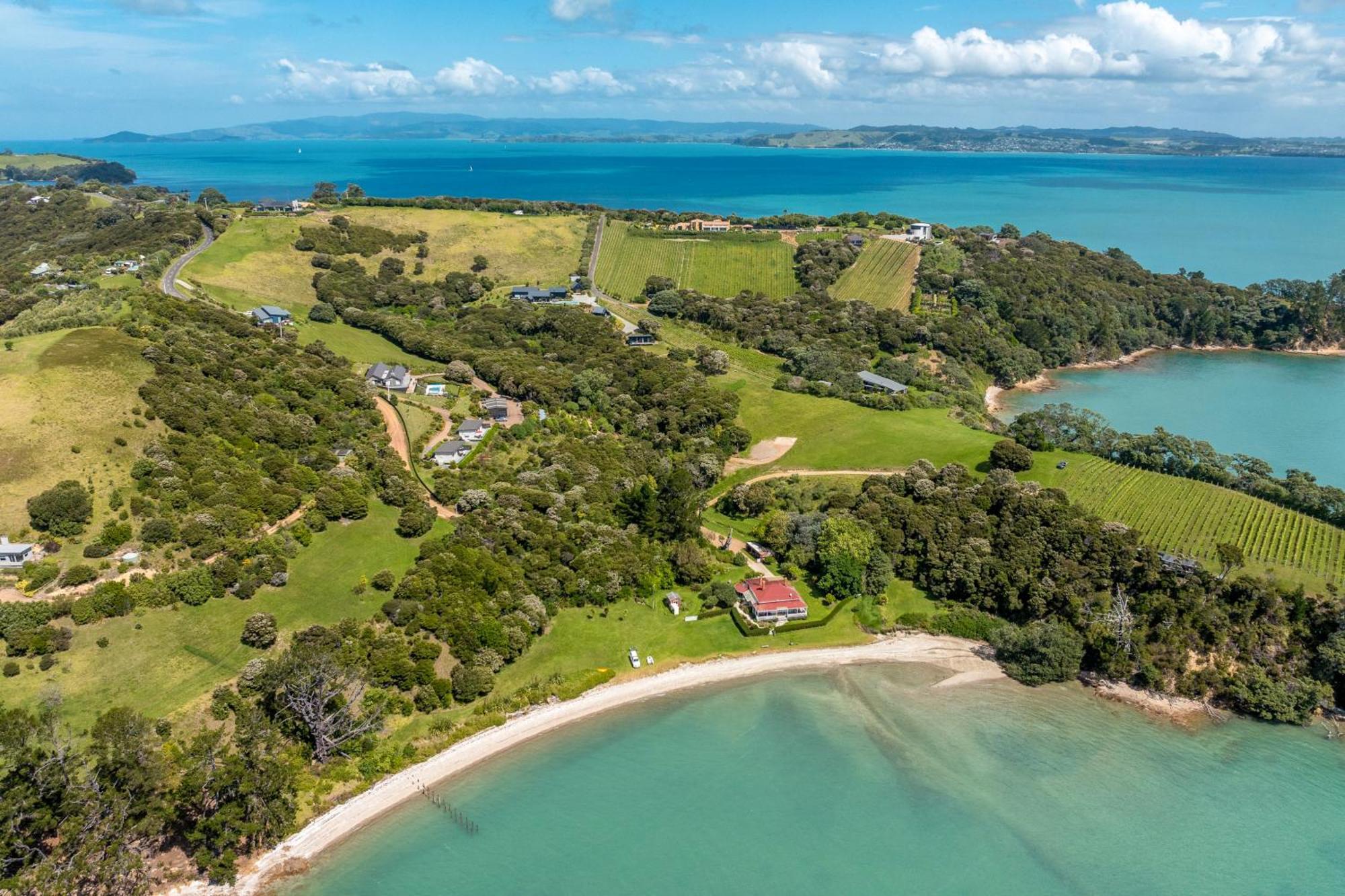 Te Whau Bach Apartments - Stay Waiheke Te Whau Bay ภายนอก รูปภาพ